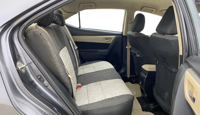 2014 Toyota Corolla Altis G PETROL, Petrol, Manual, 1,03,843 km, Right Side Rear Door Cabin