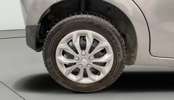2014 Maruti Celerio VXI, CNG, Manual, 73,886 km, Right Rear Wheel