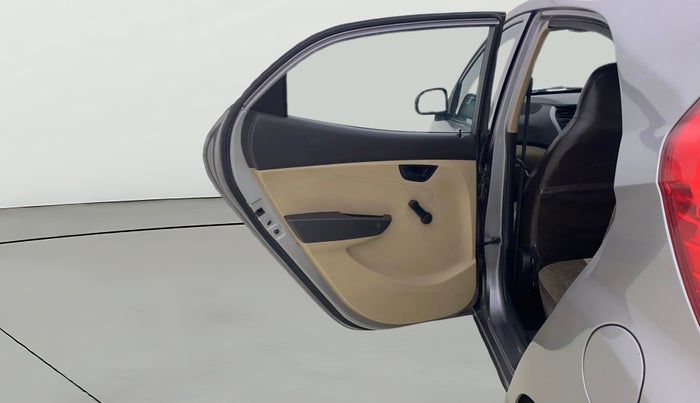 2014 Hyundai Eon ERA +, CNG, Manual, 1,13,374 km, LHS Rear Door