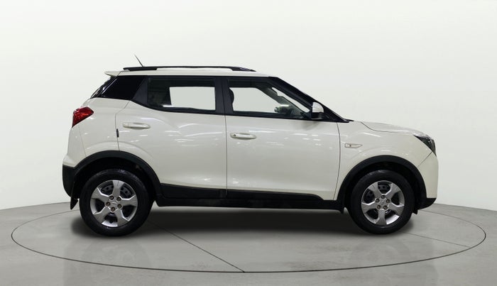 2019 Mahindra XUV300 W6 1.2 PETROL, Petrol, Manual, 83,366 km, Right Side View