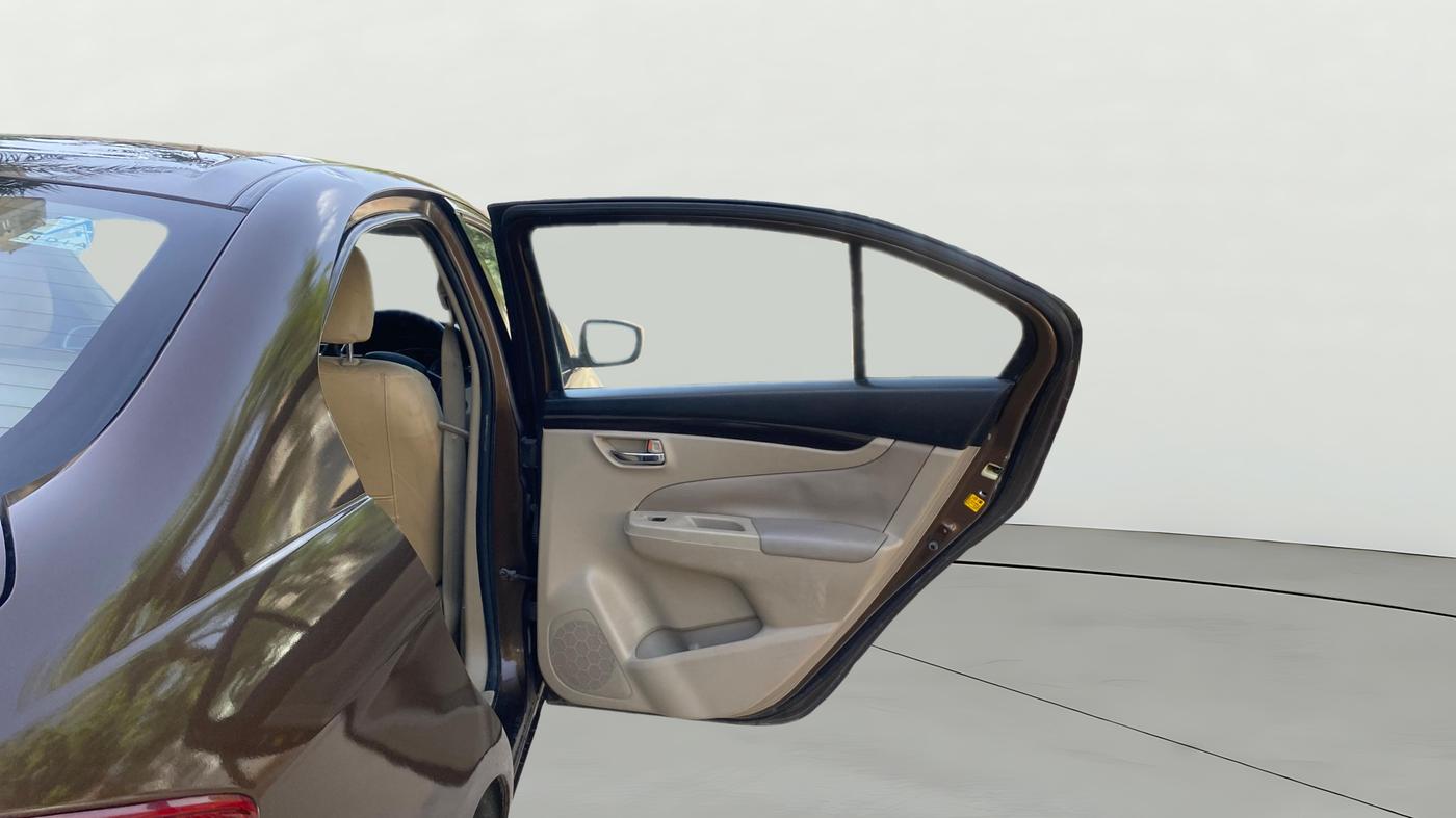 2015 Maruti Ciaz ZDI SHVS, Diesel, Manual, 66,228 km, RHS Rear Door