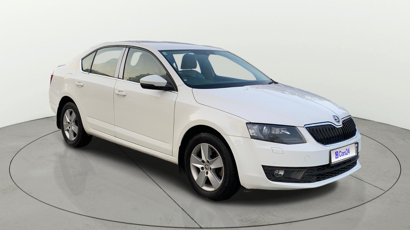 2017 Skoda Octavia STYLE PLUS AT 1.8 TSI, Petrol, Automatic, 49,876 km, Right Front Diagonal