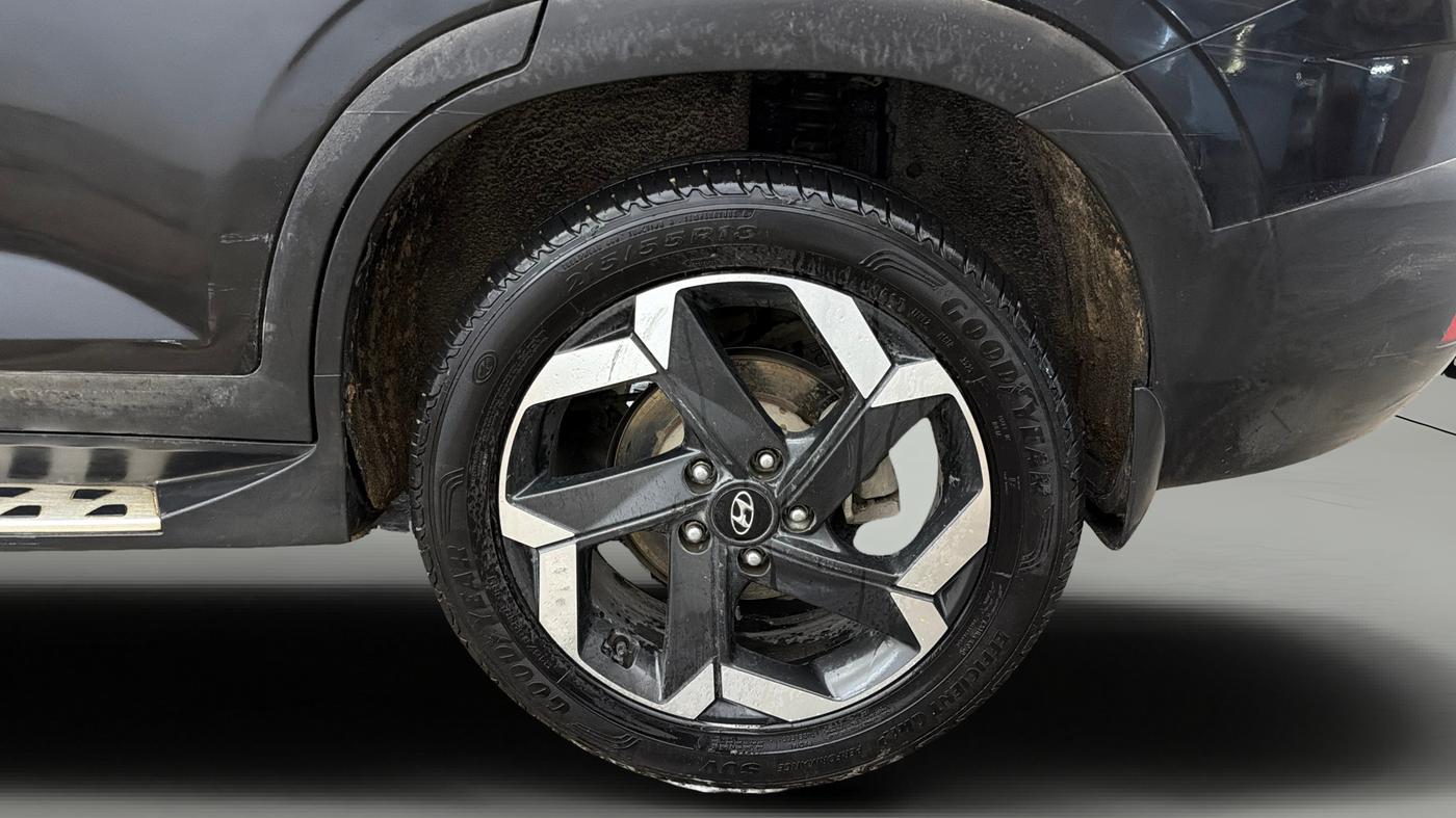 2022 Hyundai ALCAZAR PLATINUM(O) 6STR 1.5 AT, Diesel, Automatic, 1,15,752 km, Left Rear Wheel