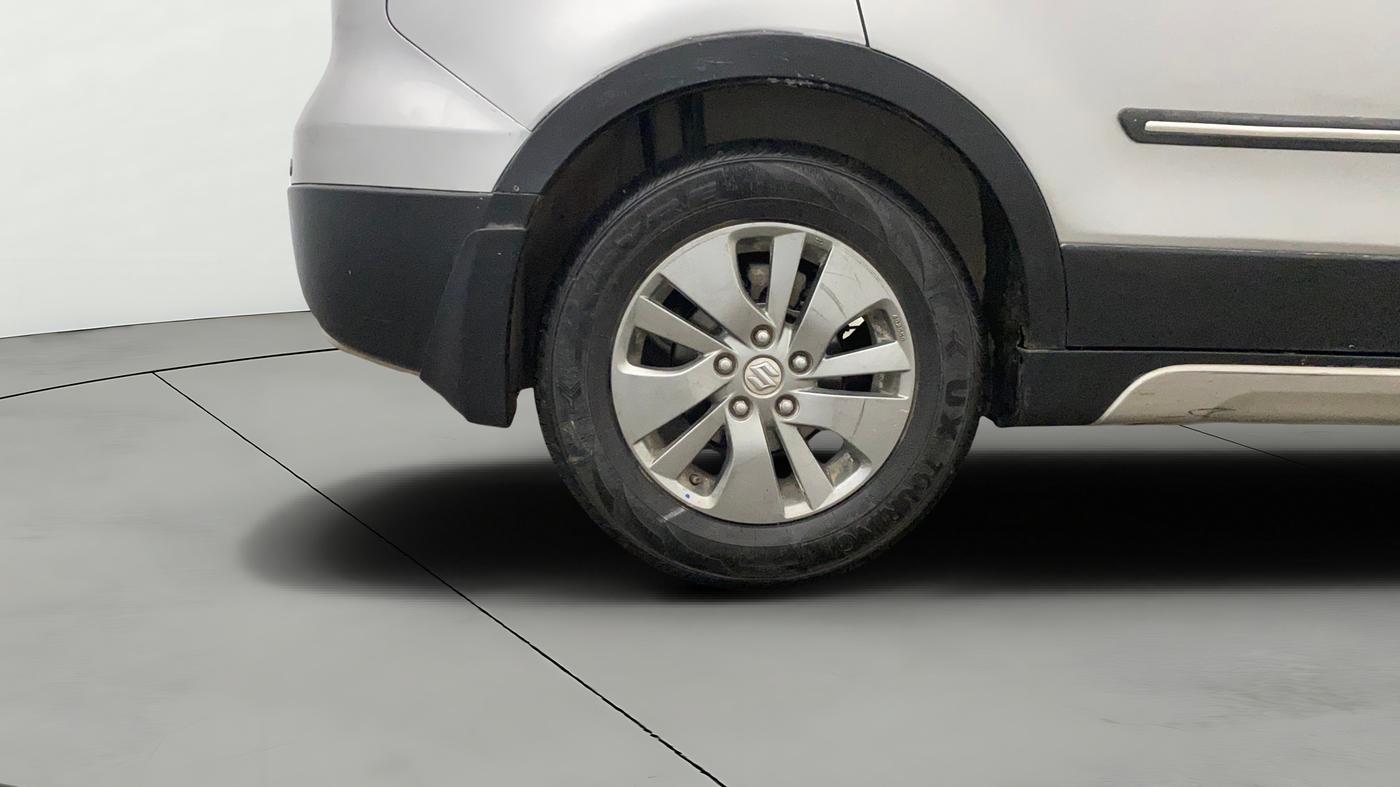 2016 Maruti S Cross ZETA 1.3, Diesel, Manual, 75,177 km, Right Rear Wheel