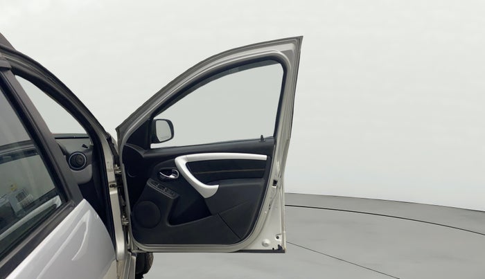 2015 Renault Duster 110 PS RXL DIESEL, Diesel, Manual, 1,04,256 km, RHS Front Door