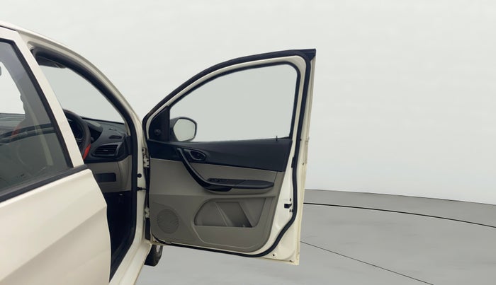 2018 Tata Tiago XM PETROL, Petrol, Manual, 84,145 km, RHS Front Door