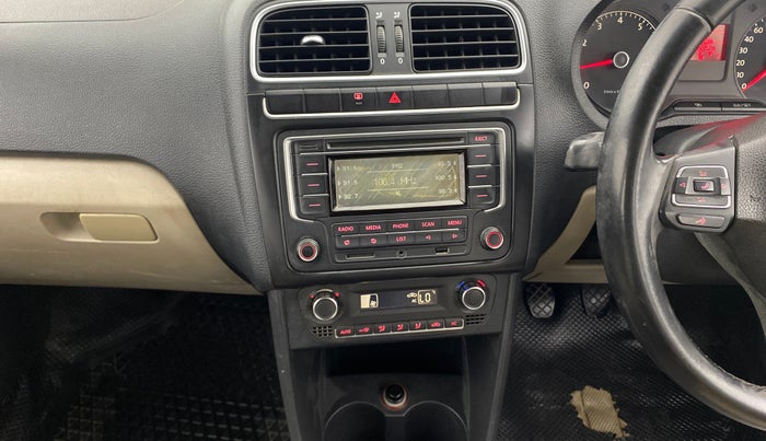 2013 Volkswagen Polo HIGHLINE1.2L, Petrol, Manual, 1,42,355 km, Air Conditioner