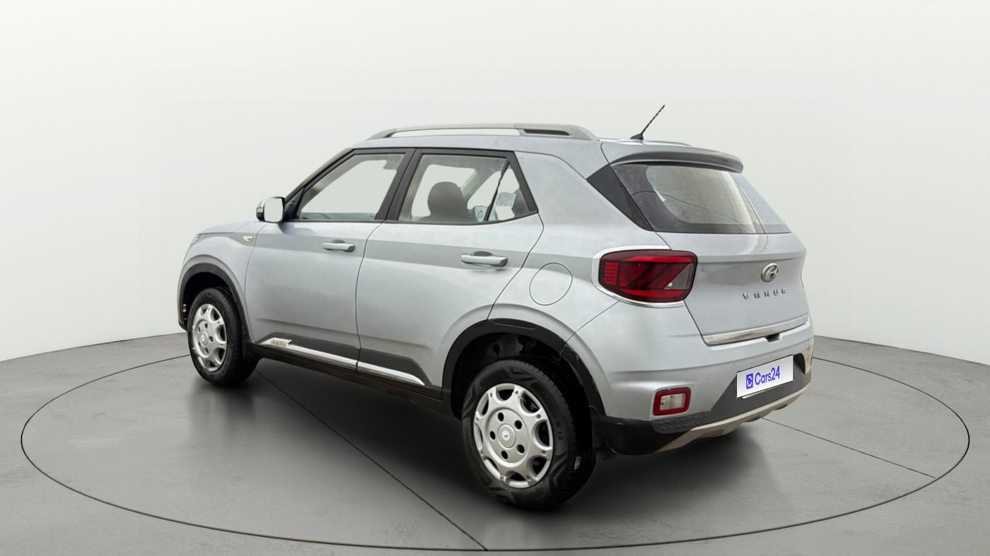 2020 Hyundai VENUE S 1.2, Petrol, Manual, 31,650 km, Left Back Diagonal