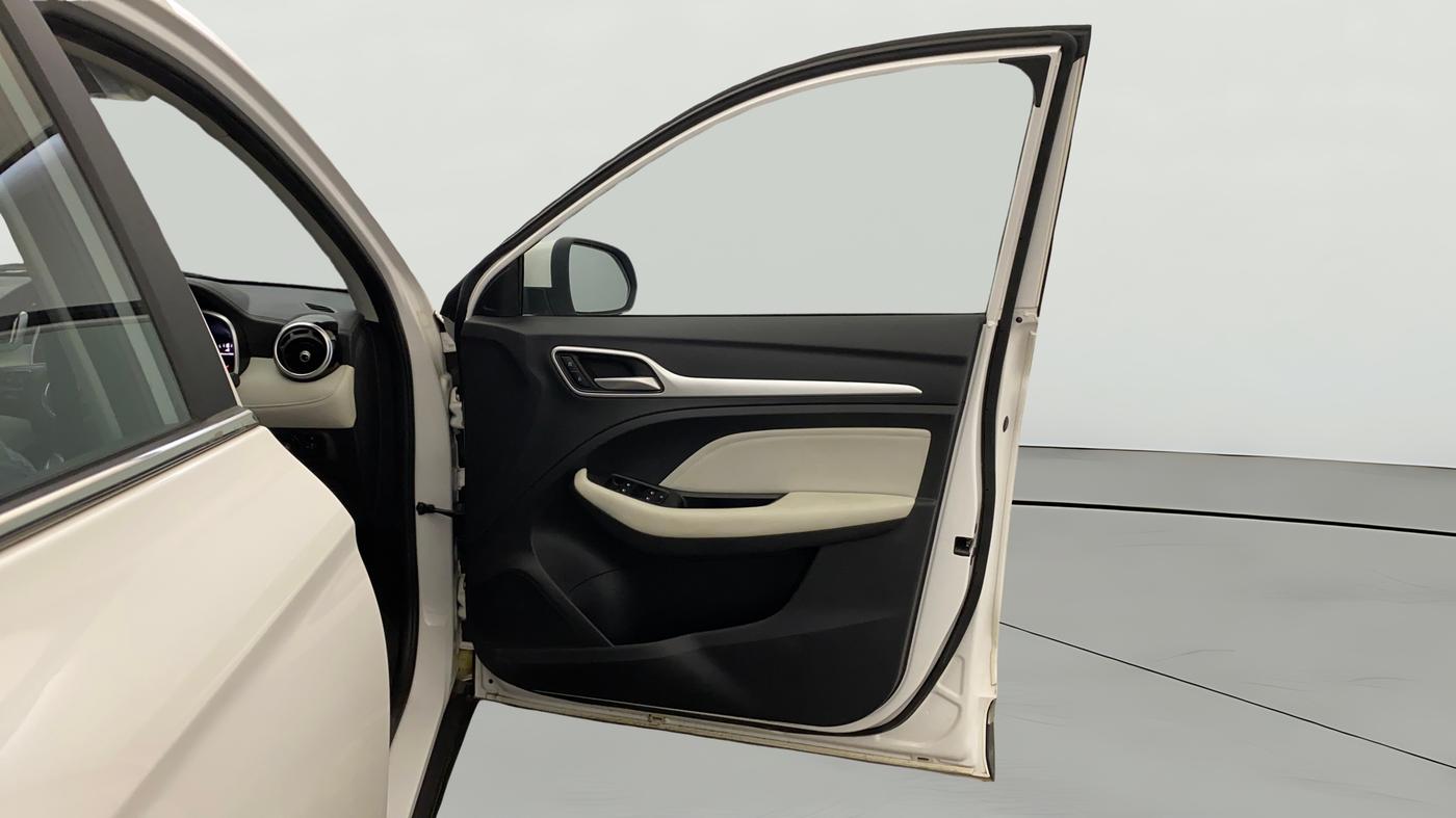 2025 MG ASTOR Sprint 1.5 MT (Ivory), Petrol, Manual, 3,298 km, RHS Front Door