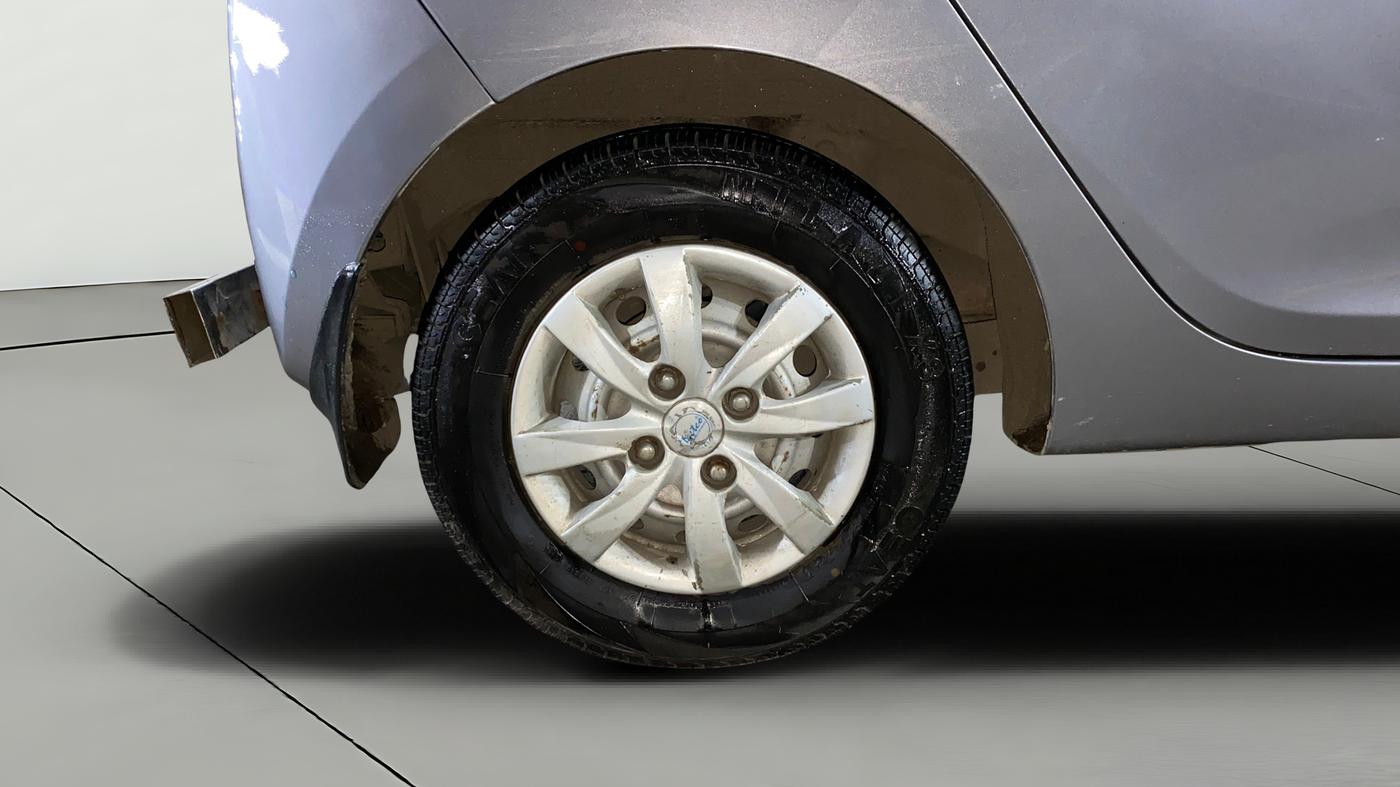 2014 Hyundai Eon ERA +, Petrol, Manual, 33,392 km, Right Rear Wheel