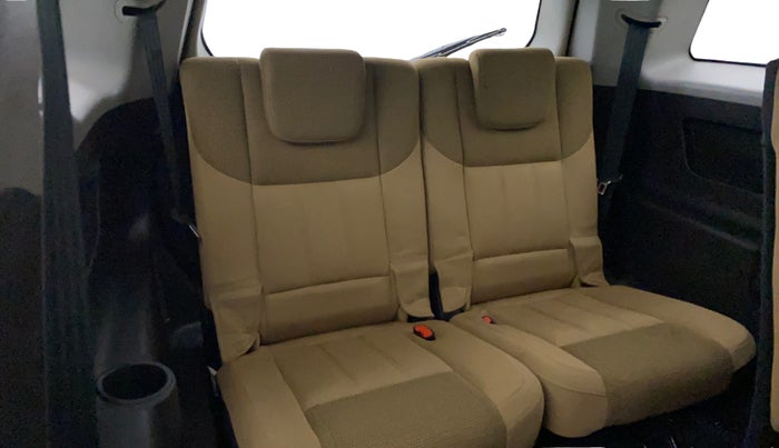 2019 Mahindra XUV500 W7 AT, Diesel, Automatic, 60,037 km, Third Seat Row ( optional )