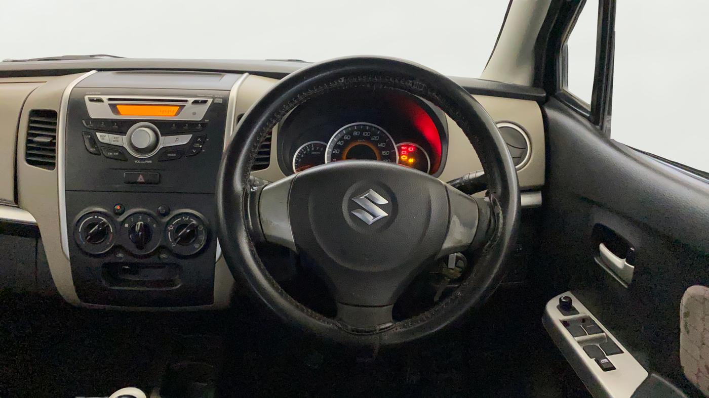 2015 Maruti Wagon R 1.0 VXI, Petrol, Manual, 1,15,070 km, Steering Wheel Close Up