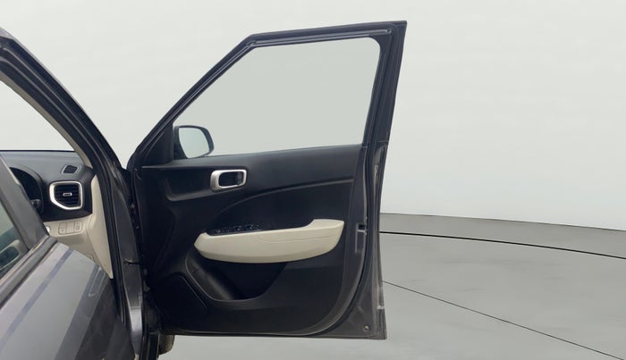 2022 Hyundai VENUE SX 1.2 PETROL, Petrol, Manual, 13,791 km, RHS Front Door