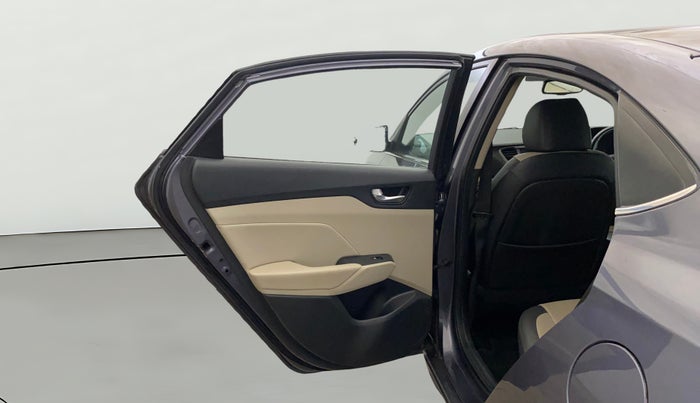 2017 Hyundai Verna 1.6 VTVT SX (O) AT, Petrol, Automatic, 54,686 km, LHS Rear Door