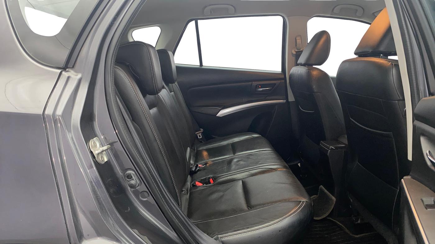 2020 Maruti S Cross ALPHA AT1.5, Petrol, Automatic, 76,838 km, Right Side Rear Door Cabin