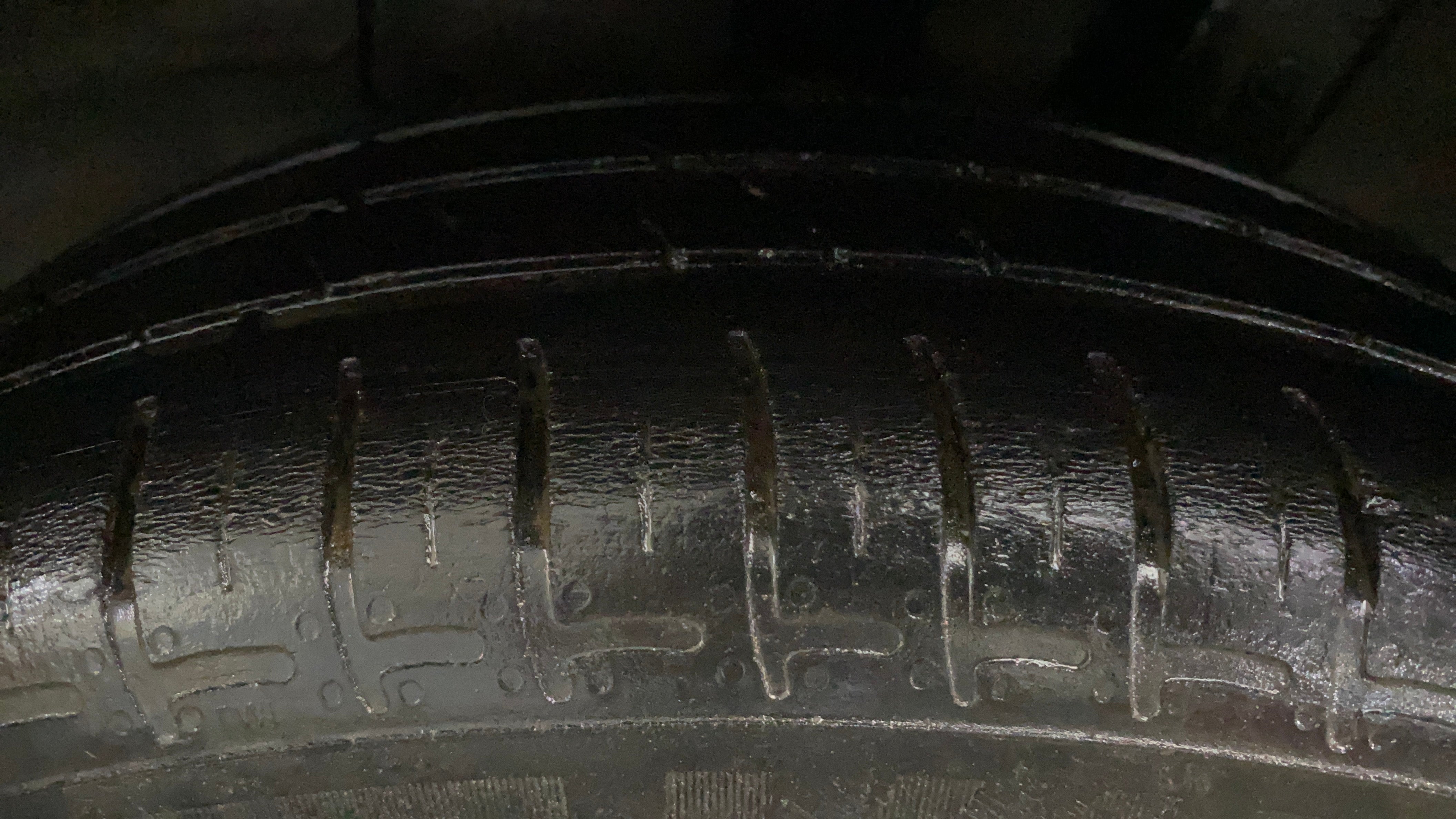 camera-Left-Rear-Tyre-Tread