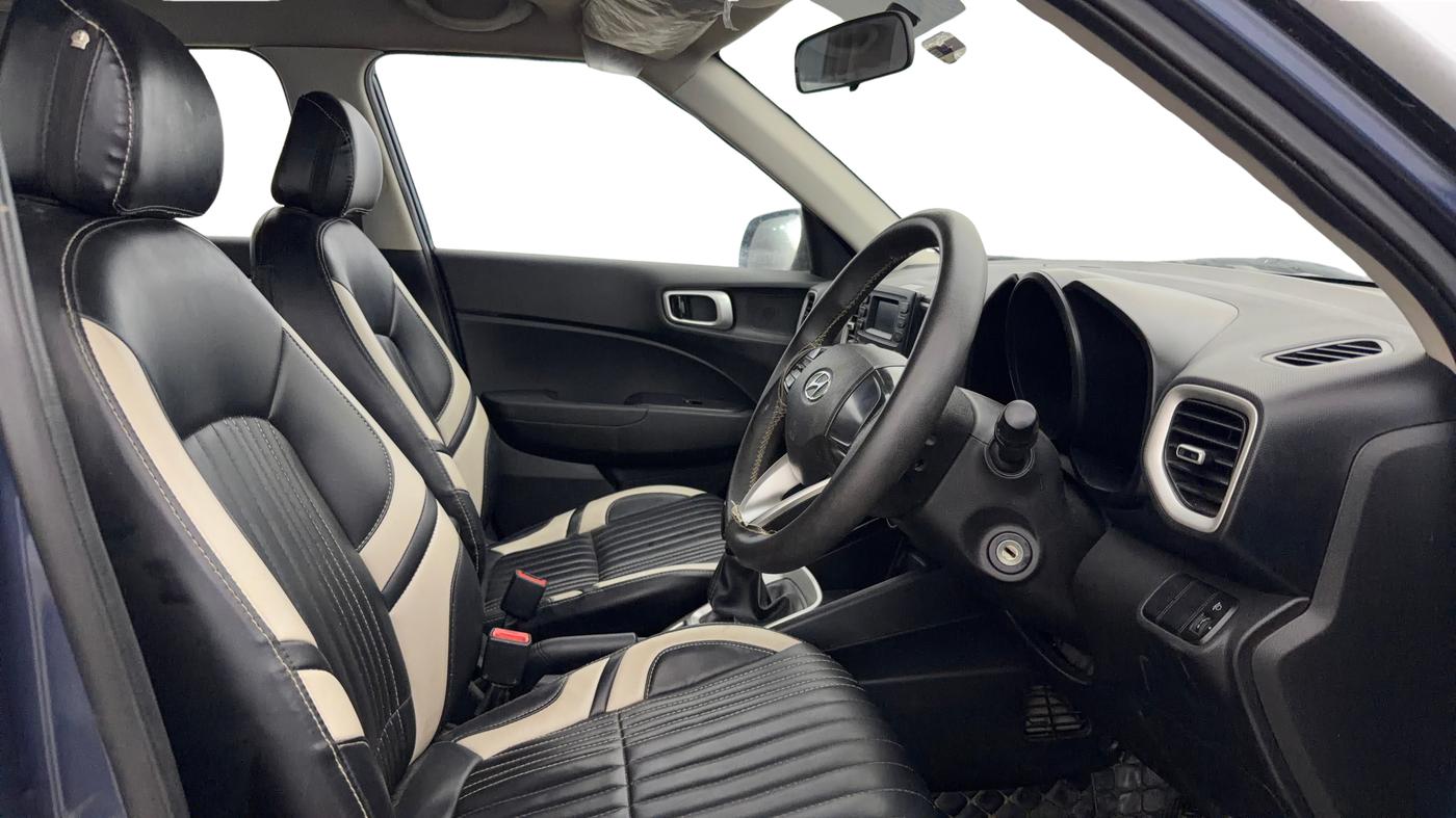 2022 Hyundai VENUE S 1.2, Petrol, Manual, 73,770 km, Right Side Front Door Cabin