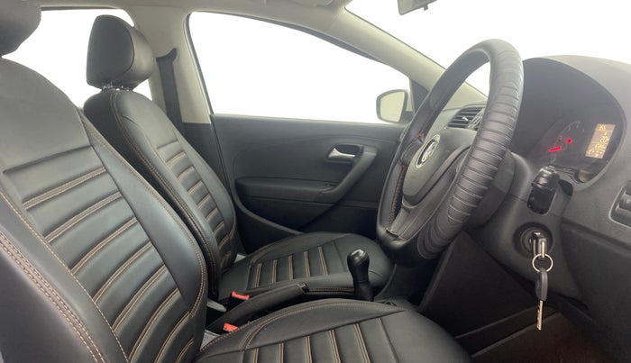 2015 Volkswagen Polo COMFORTLINE 1.2L, Petrol, Manual, 67,232 km, Right Side Front Door Cabin