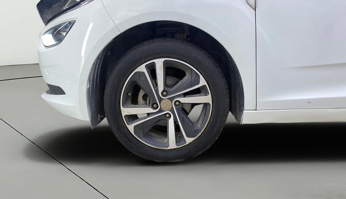2023 Tata ALTROZ XZ PLUS O SUNROOF CNG, CNG, Manual, 32,268 km, Left Front Wheel