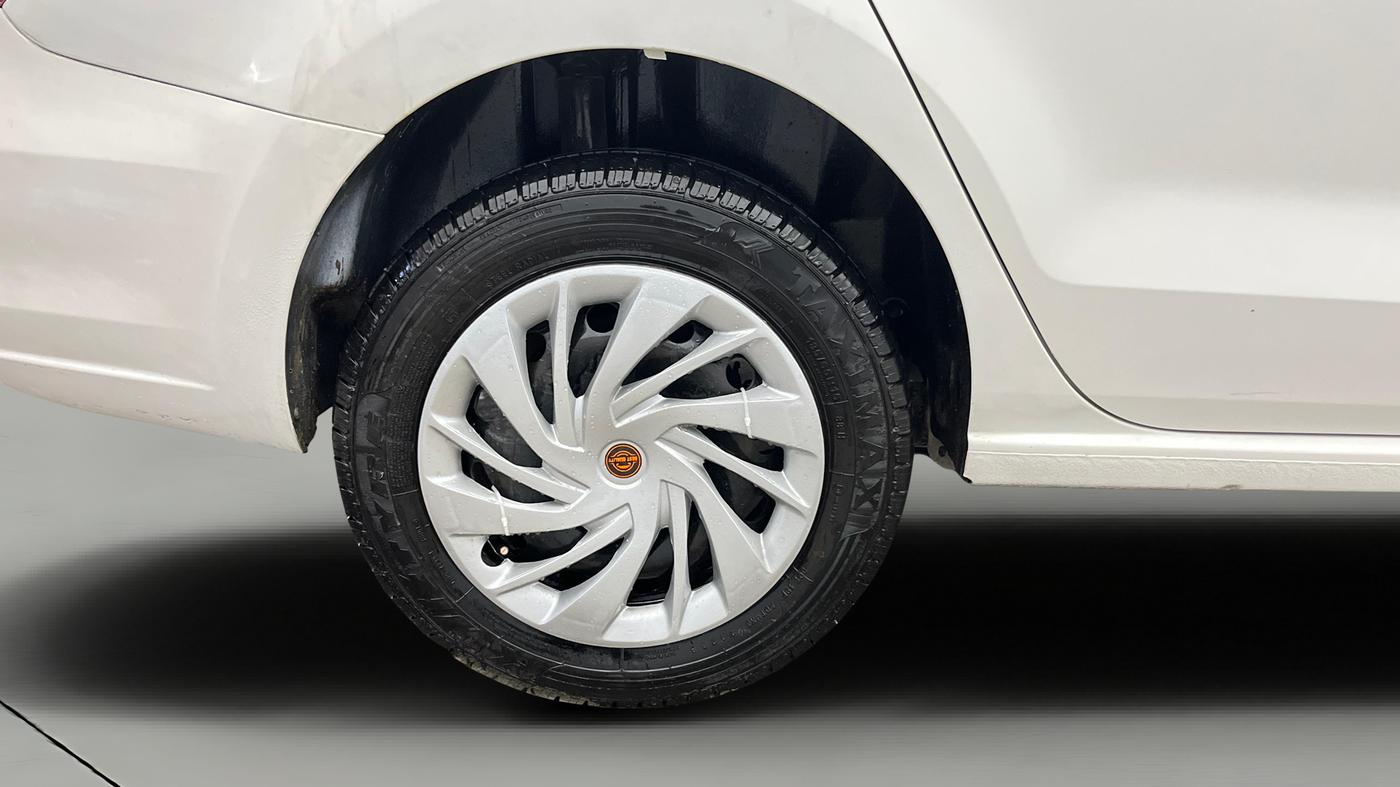2015 Skoda Rapid 1.6 MPI ACTIVE, Petrol, Manual, 94,515 km, Right Rear Wheel