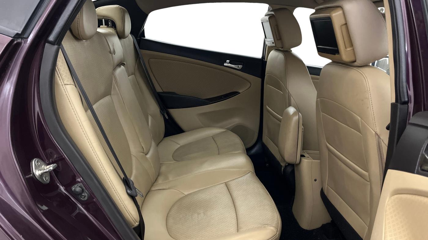 2013 Hyundai Verna FLUIDIC 1.6 VTVT SX OPT AT, Petrol, Automatic, 1,02,812 km, Right Side Rear Door Cabin