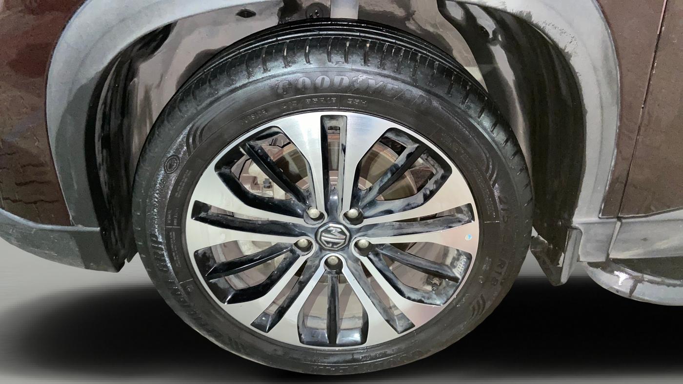 2021 MG HECTOR SHARP 1.5 PETROL CVT, Petrol, Automatic, 42,407 km, Left Front Wheel