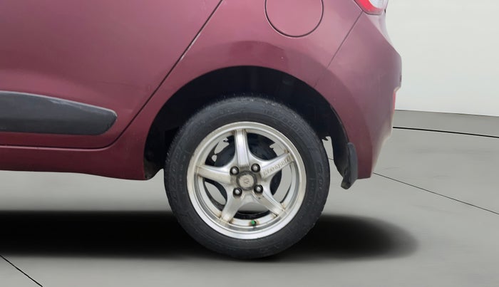 2014 Hyundai Grand i10 MAGNA 1.2 KAPPA VTVT, Petrol, Manual, 1,01,764 km, Left Rear Wheel