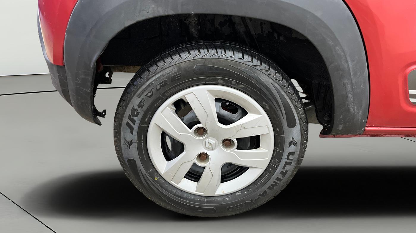 2018 Renault Kwid RXT 1.0 AMT (O), CNG, Automatic, 63,199 km, Right Rear Wheel