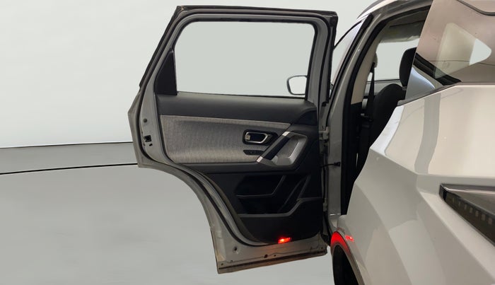 2024 Tata Harrier PURE (O), Diesel, Manual, 7,827 km, LHS Rear Door