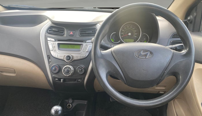 2013 Hyundai Eon MAGNA +, Petrol, Manual, 1,06,110 km, Steering Wheel Close Up