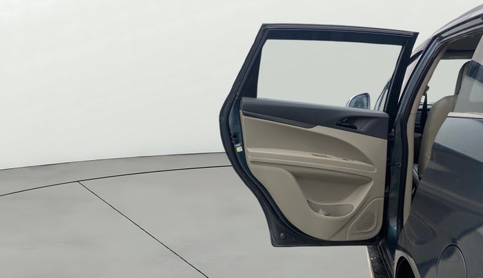 2019 Mahindra MARAZZO M2 8 STR, Diesel, Manual, 1,15,714 km, LHS Rear Door