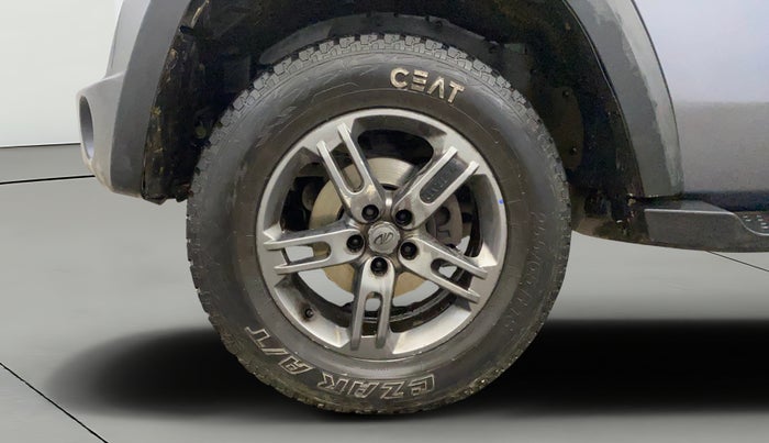 2022 Mahindra Thar LX HARD TOP 4WD MT, Diesel, Manual, 72,179 km, Left Front Wheel