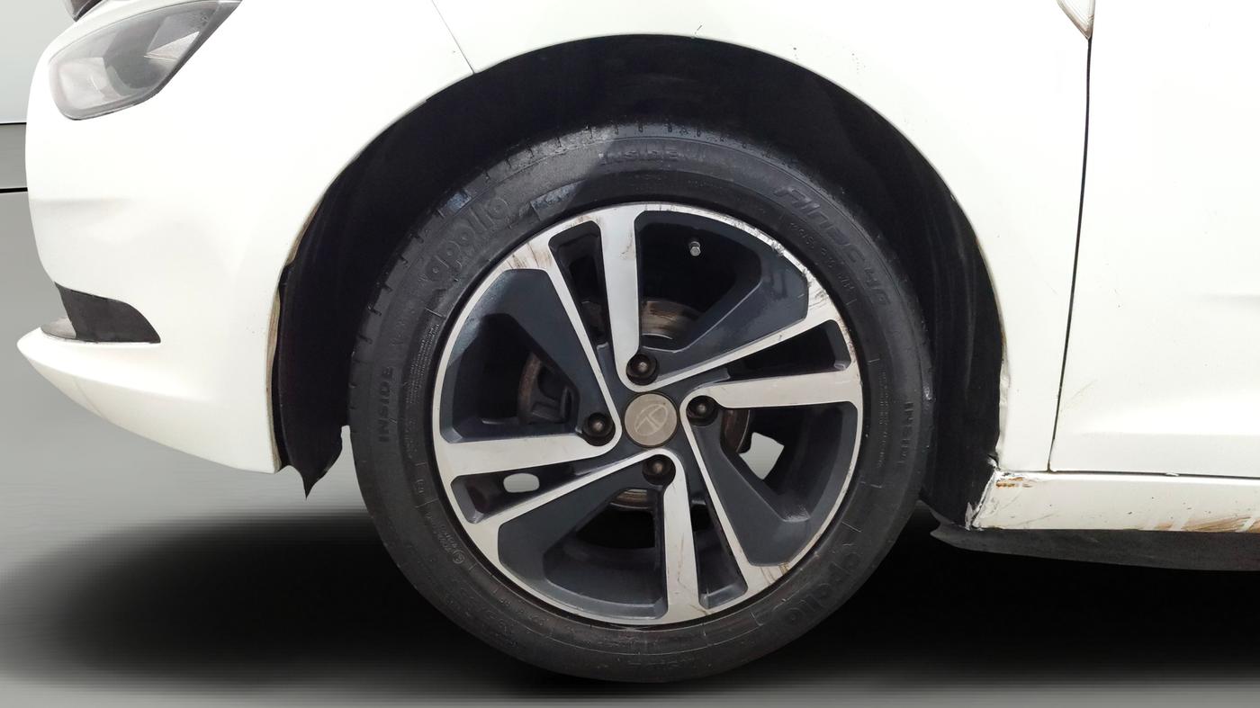 2020 Tata ALTROZ XZ PETROL, Petrol, Manual, 68,596 km, Left Front Wheel