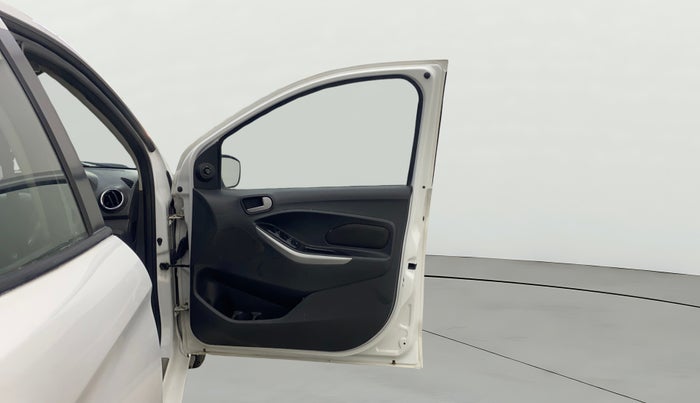 2016 Ford New Figo TITANIUM 1.5 PETROL AT, Petrol, Automatic, 51,020 km, RHS Front Door