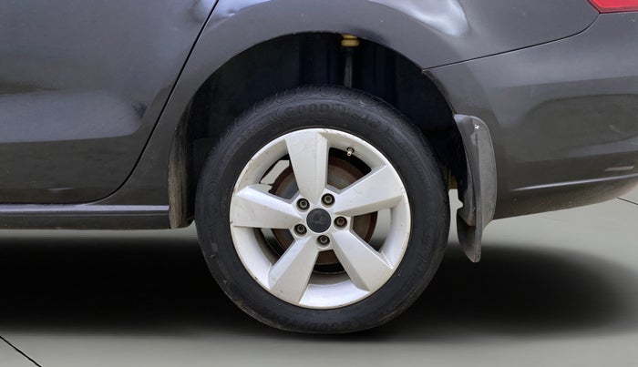 2014 Skoda Rapid ELEGANCE 1.6 MPI MT, Petrol, Manual, 80,416 km, Left Rear Wheel