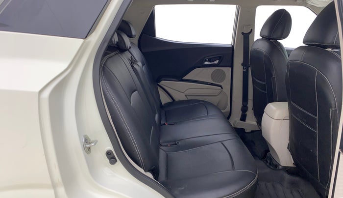 2021 Mahindra XUV300 W8 (O) 1.5 DIESEL, Diesel, Manual, 37,334 km, Right Side Rear Door Cabin
