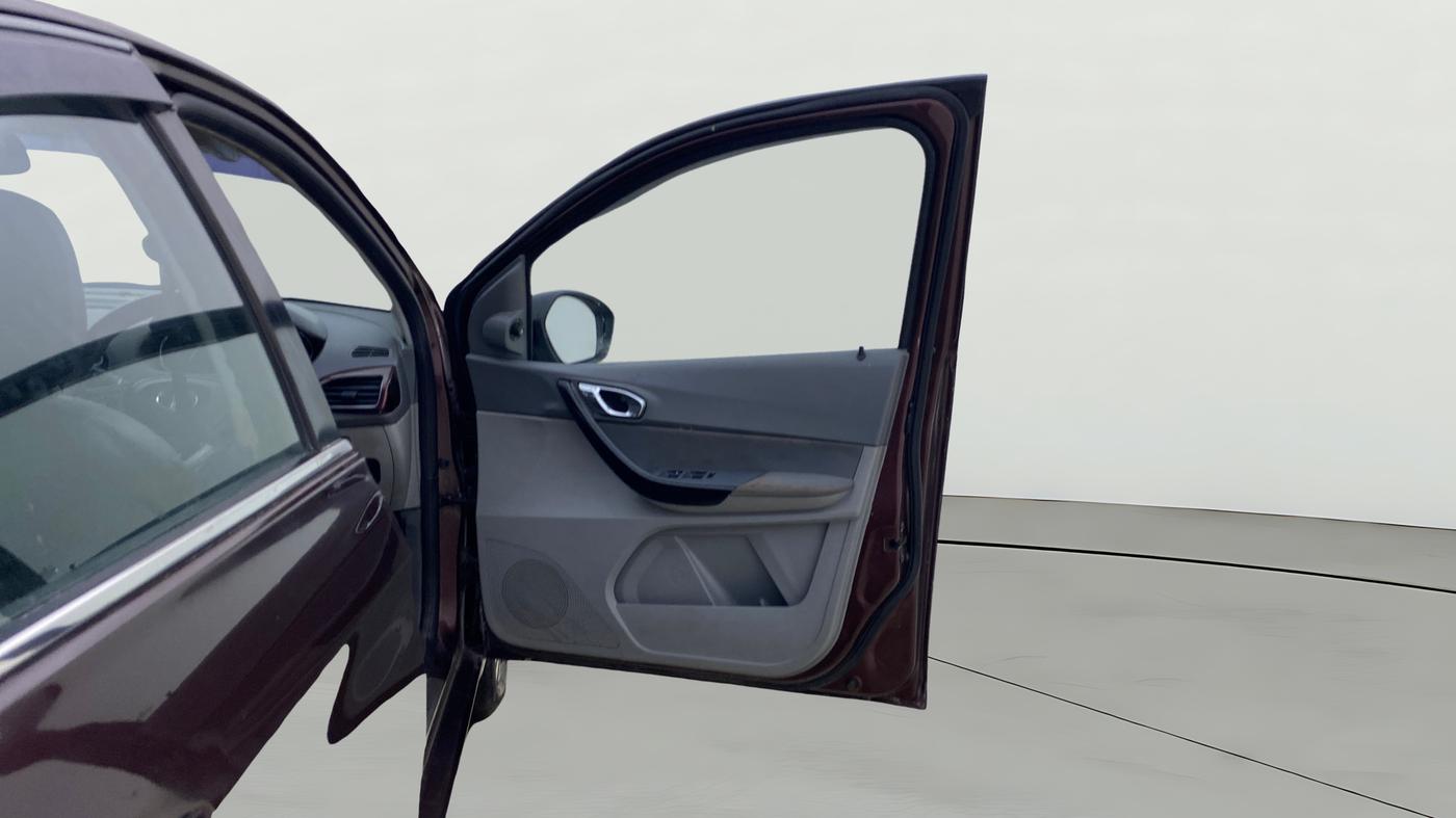 2021 Tata TIGOR XZ PLUS PETROL, CNG, Manual, 1,04,604 km, RHS Front Door