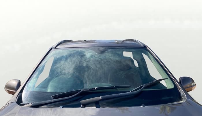 2019 Mahindra XUV500 W9 AT, Diesel, Automatic, 88,811 km, Front Windshield