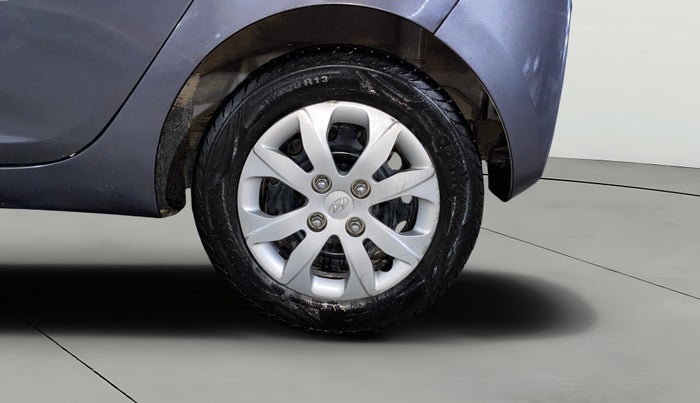 2015 Hyundai Eon SPORTZ, Petrol, Manual, 33,877 km, Left Rear Wheel