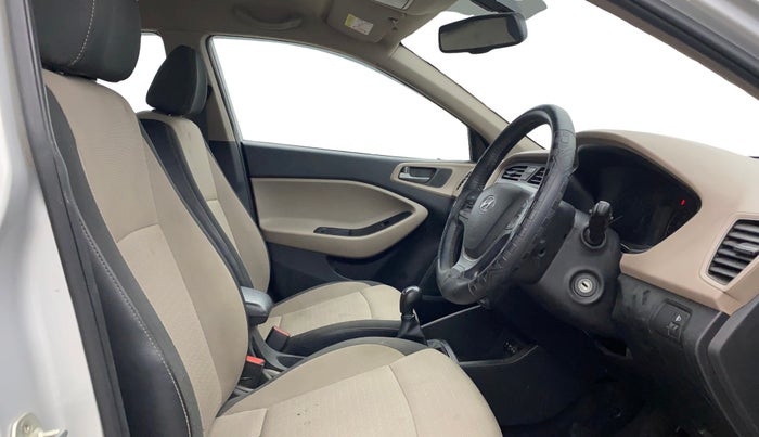 2017 Hyundai Elite i20 SPORTZ 1.2, Petrol, Manual, 97,015 km, Right Side Front Door Cabin