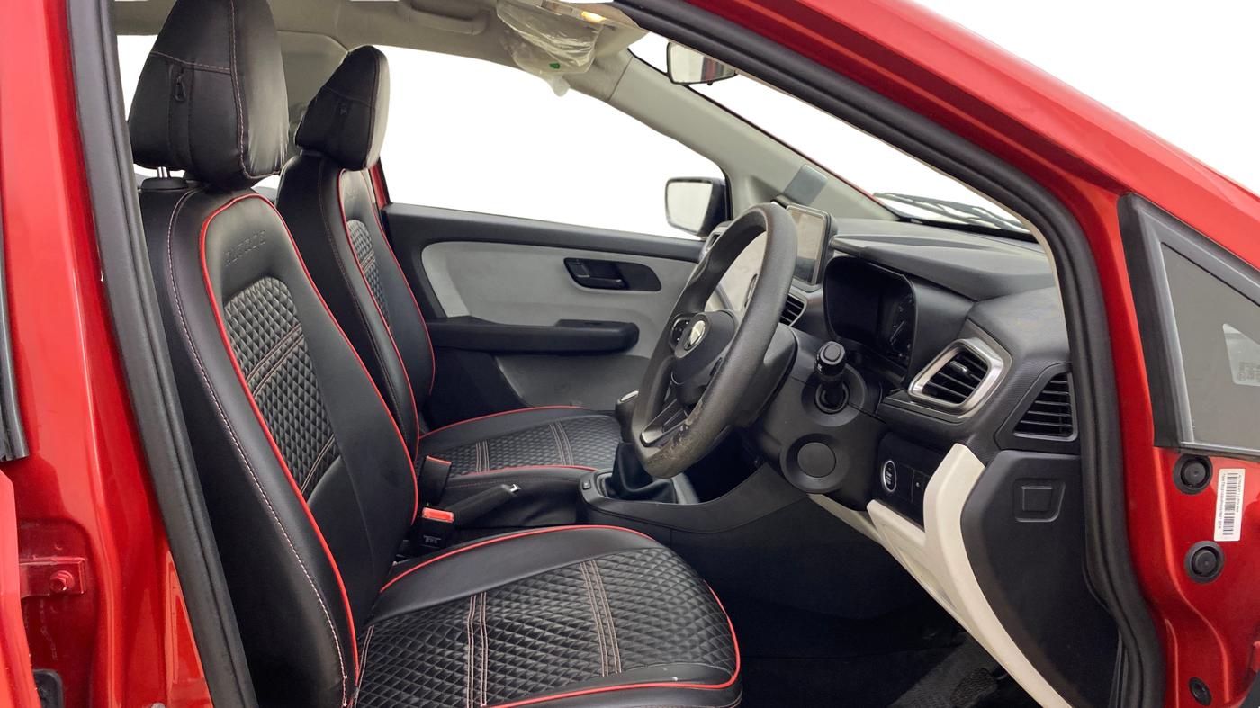 2022 Tata ALTROZ XT PETROL, Petrol, Manual, 25,569 km, Right Side Front Door Cabin