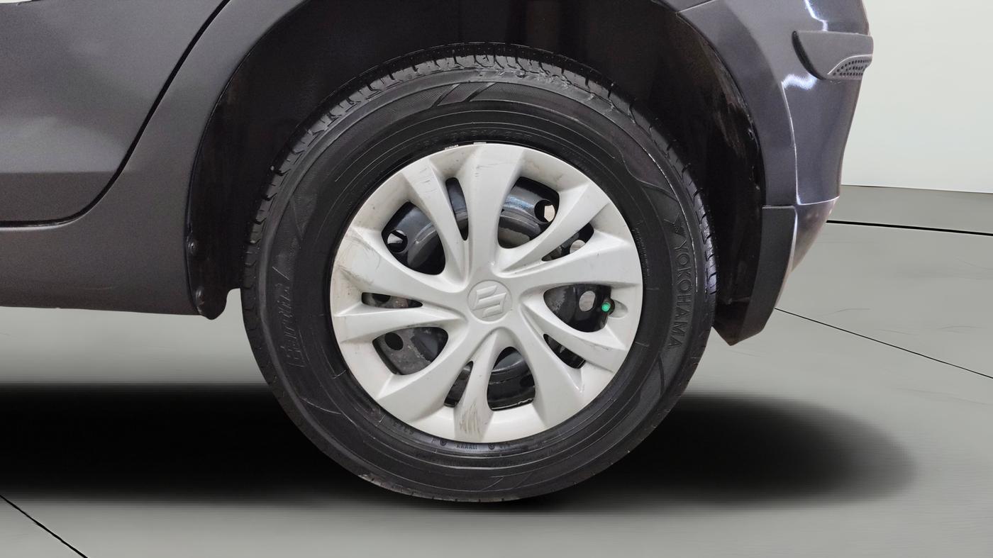 2015 Maruti Swift VXI, Petrol, Manual, 57,785 km, Left Rear Wheel