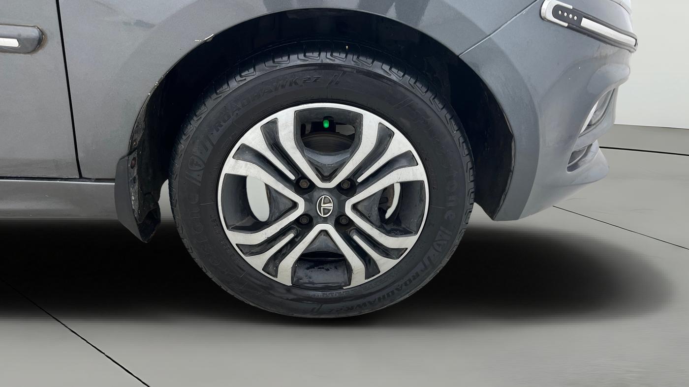 2020 Tata Tiago XZ PETROL, Petrol, Manual, 1,07,563 km, Right Front Wheel