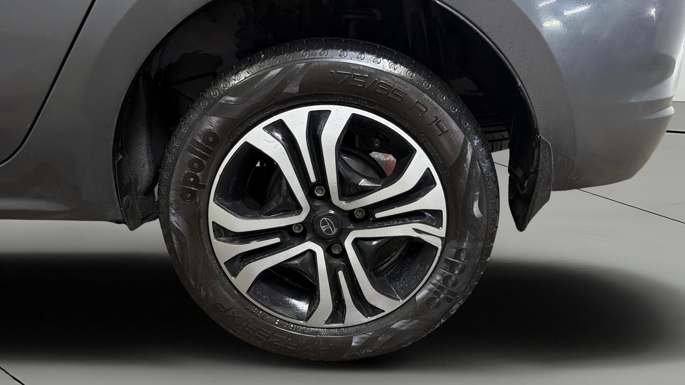 2024 Tata TIGOR XZA Plus iCNG , CNG, Automatic, 32,813 km, Left Rear Wheel