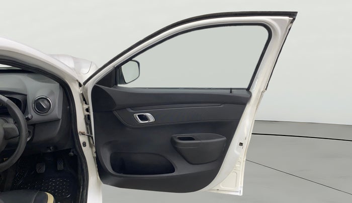 2018 Renault Kwid RXT 1.0 AMT (O), Petrol, Automatic, 30,013 km, RHS Front Door