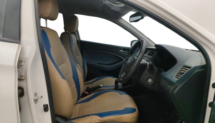 2015 Hyundai i20 Active 1.2 S, Petrol, Manual, 1,00,416 km, Right Side Front Door Cabin