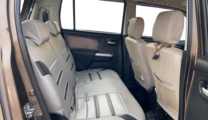 2016 Maruti Wagon R 1.0 VXI, Petrol, Manual, 1,13,290 km, Right Side Rear Door Cabin