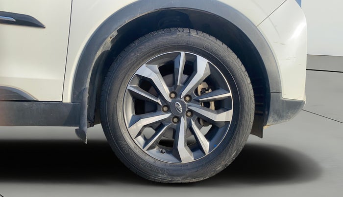 2022 Mahindra XUV300 W8 (O) 1.2 PETROL, Petrol, Manual, 80,884 km, Right Front Wheel