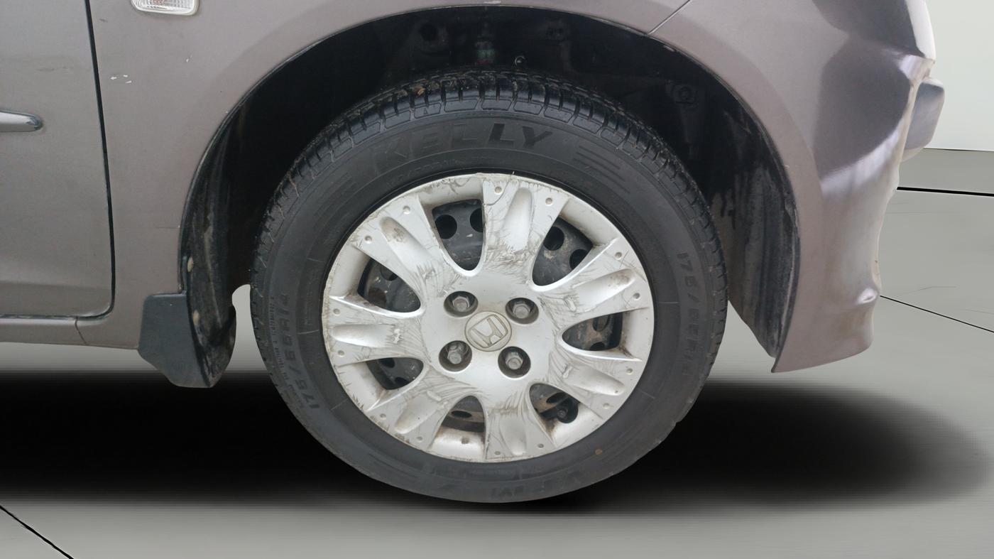 2014 Honda Brio S MT, Petrol, Manual, 86,246 km, Right Front Wheel