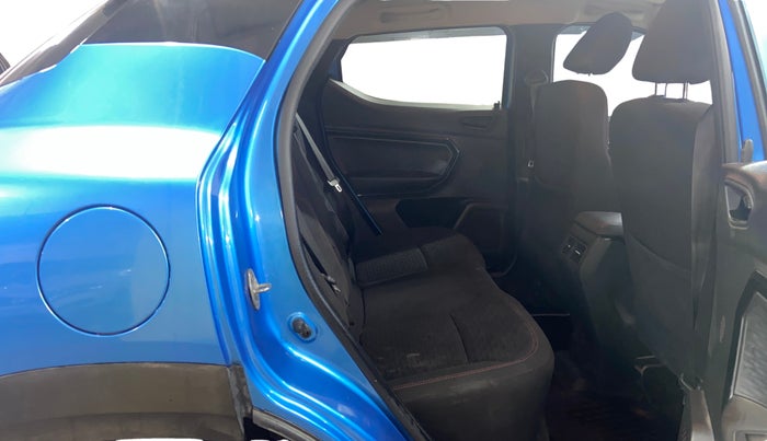 2022 Renault Kiger RXZ AMT DUAL TONE, Petrol, Automatic, 44,362 km, Right Side Rear Door Cabin